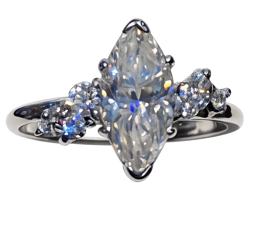 Anillo de compromiso en oro blanco 18K con moissanite talla marquesa.