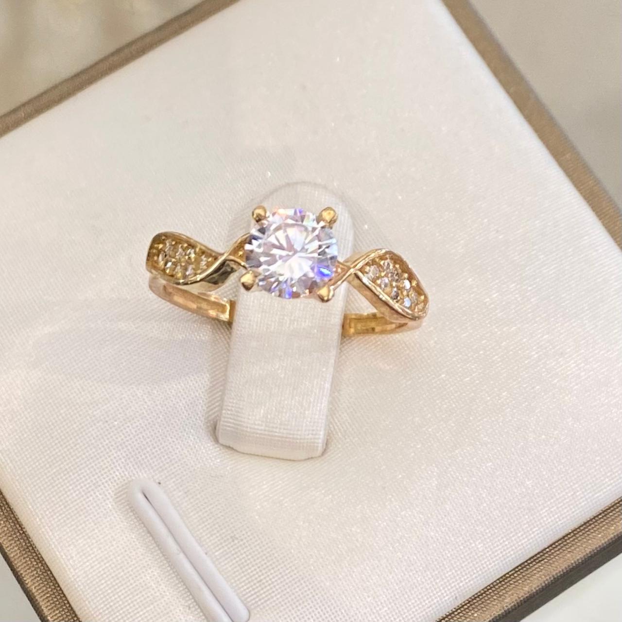 Anillo de Compromiso Cruzado en Oro 18K