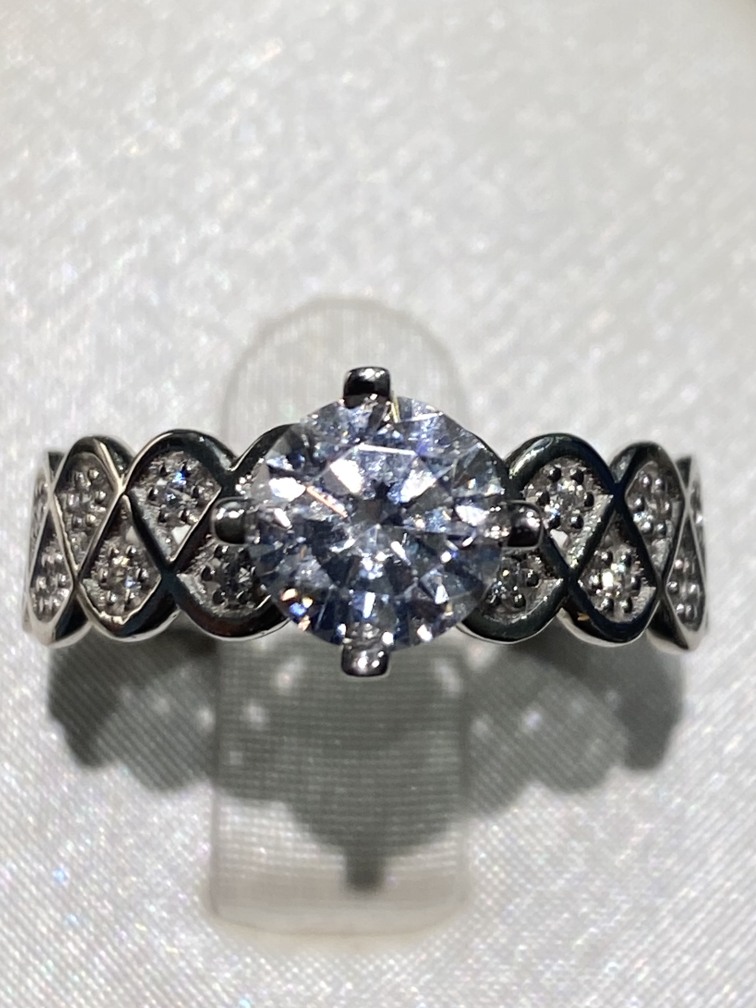 Anillo de compromiso de oro blanco 18k — imagen 2