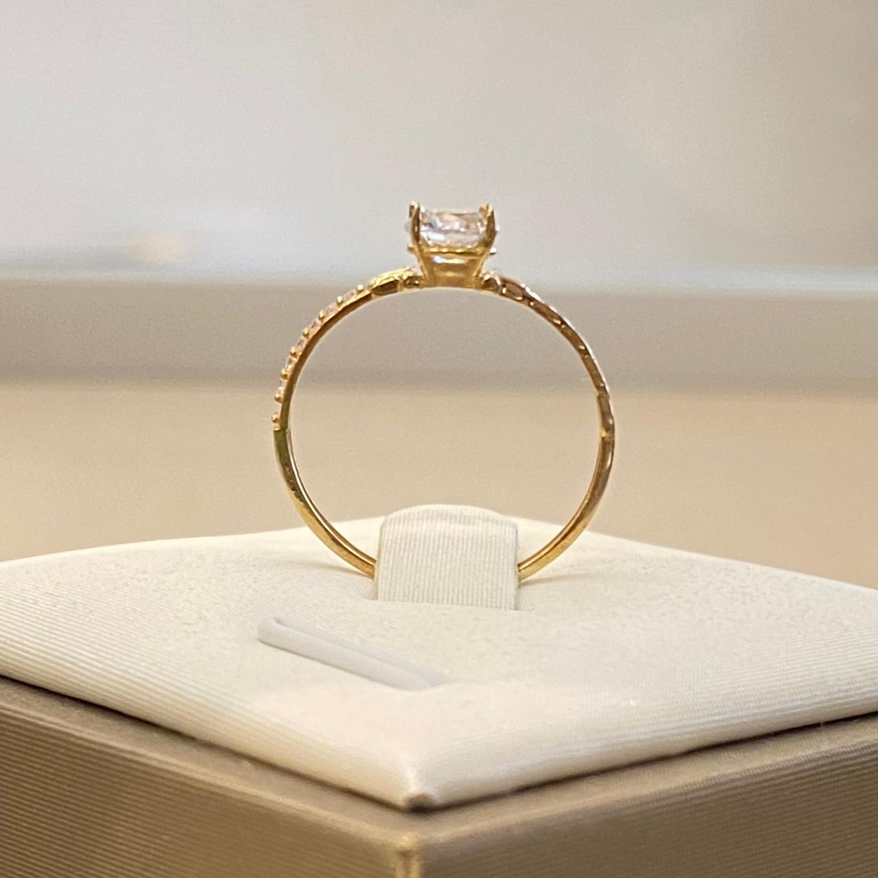 Anillo de Compromiso Clásico en Oro 18K — imagen 2