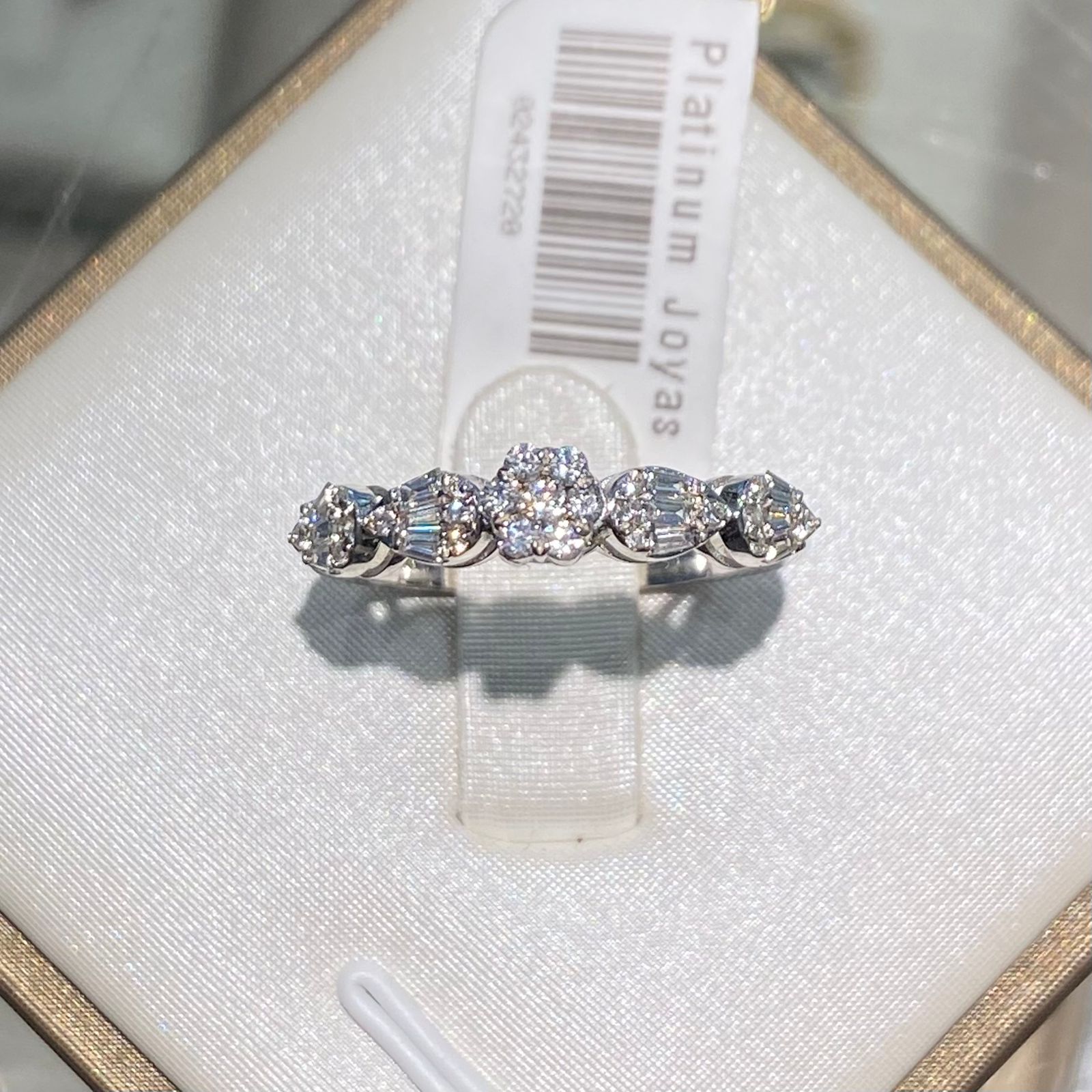 Un diseño que combina elegancia y sofisticación en cada detalle.