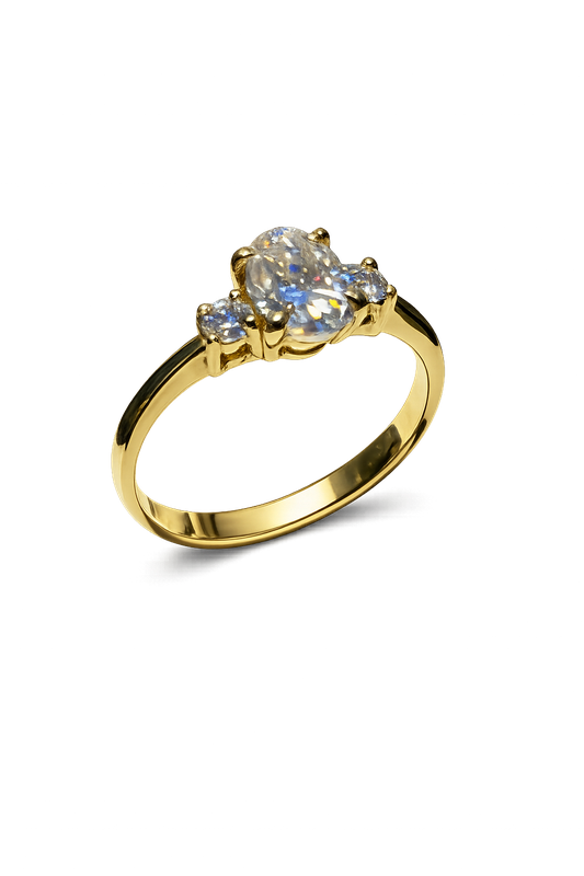Anillo de compromiso en oro amarillo 18K con moissanita certificada.