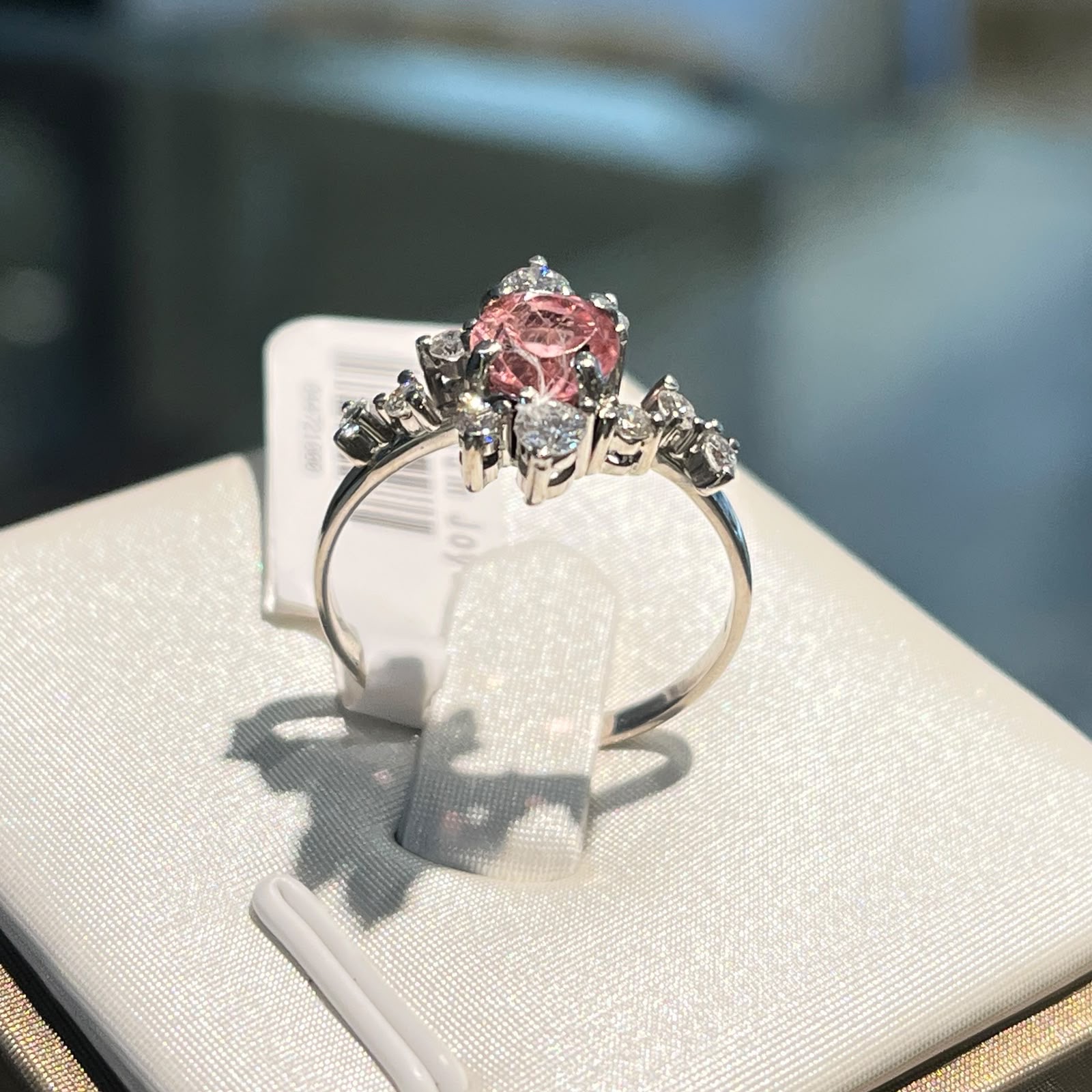 Delicadeza y sofisticación en una joya única. — imagen 3