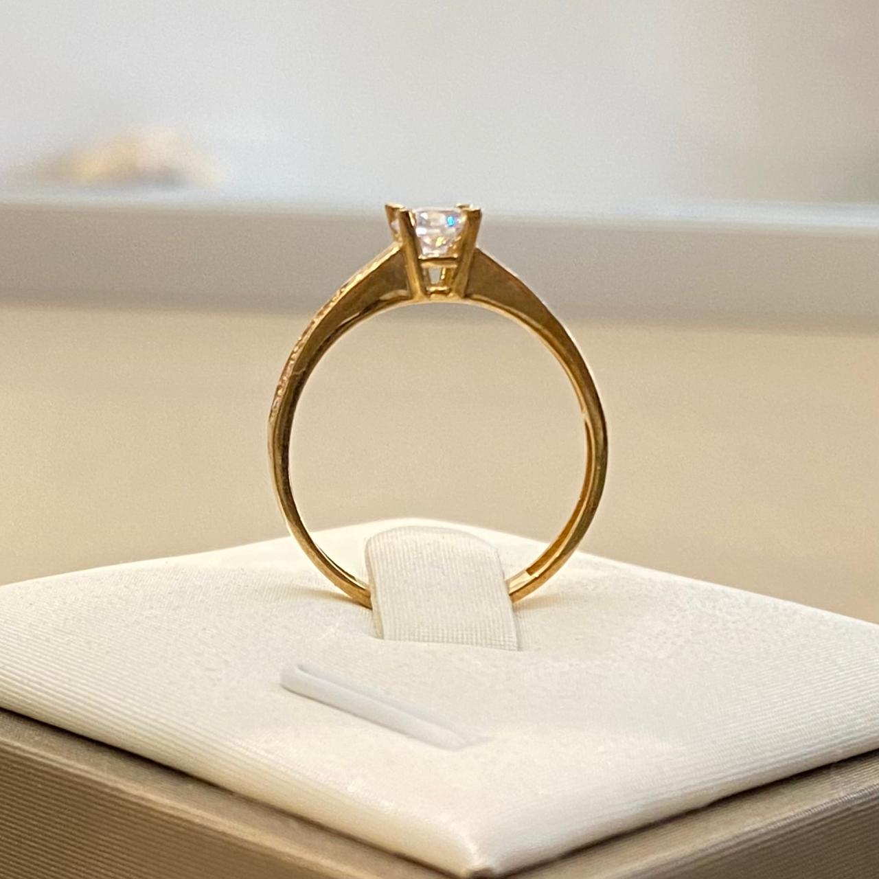 Anillo de Compromiso Clásico en Oro 18K — imagen 2